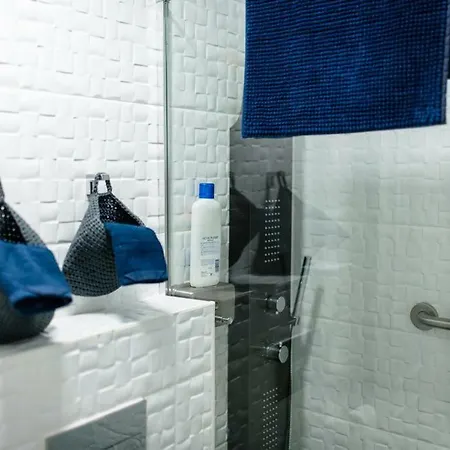 Nice + Free Parking Apartment