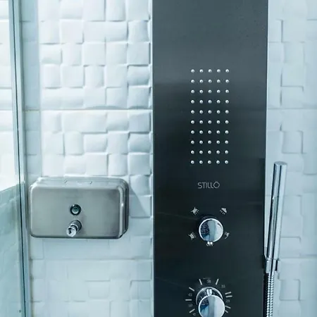 Nice + Free Parking Apartment