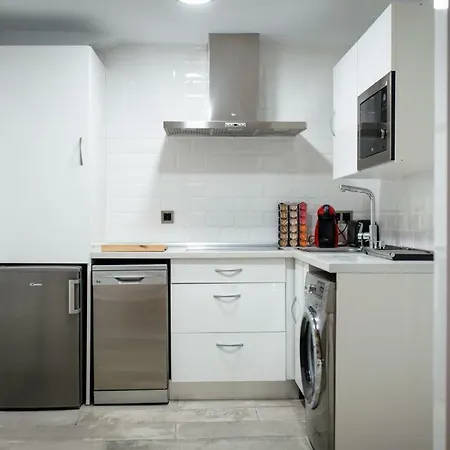 Nice + Free Parking Apartment